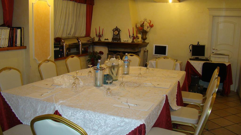 Hotel Vienna Ostenda E Ristorante Il Danubio Rimini Exterior photo